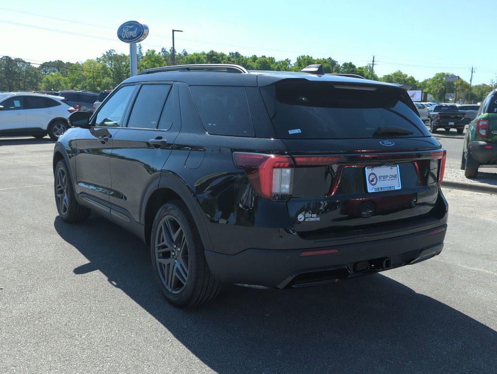 New 2026 Ford Explorer ST-Line RWD image 5