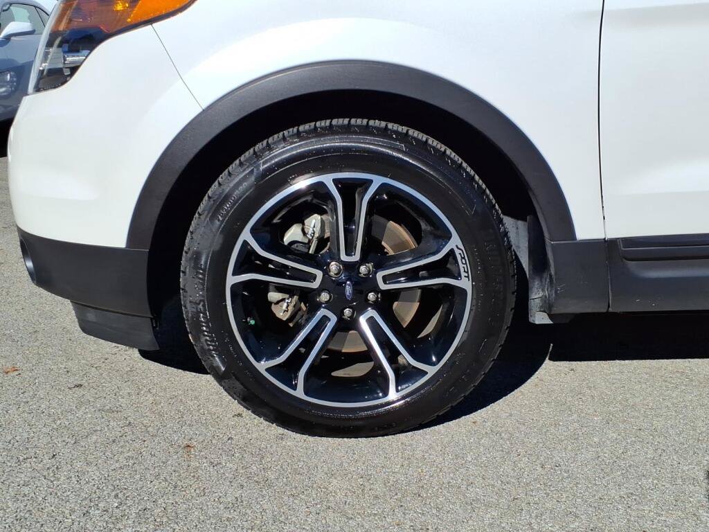Used 2015 Ford Explorer Sport w/ Equipment Group 401A AWD/4WD image 7