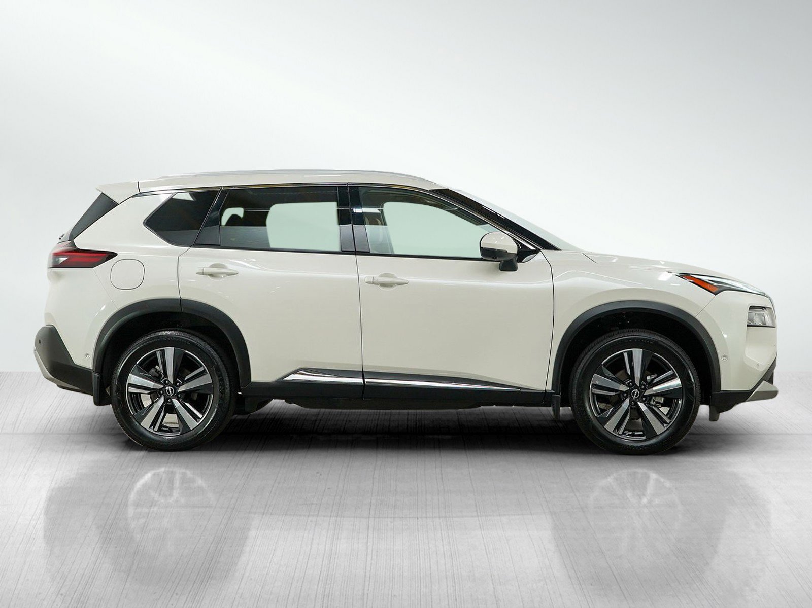 Used 2023 Nissan Rogue Platinum AWD/4WD image 6