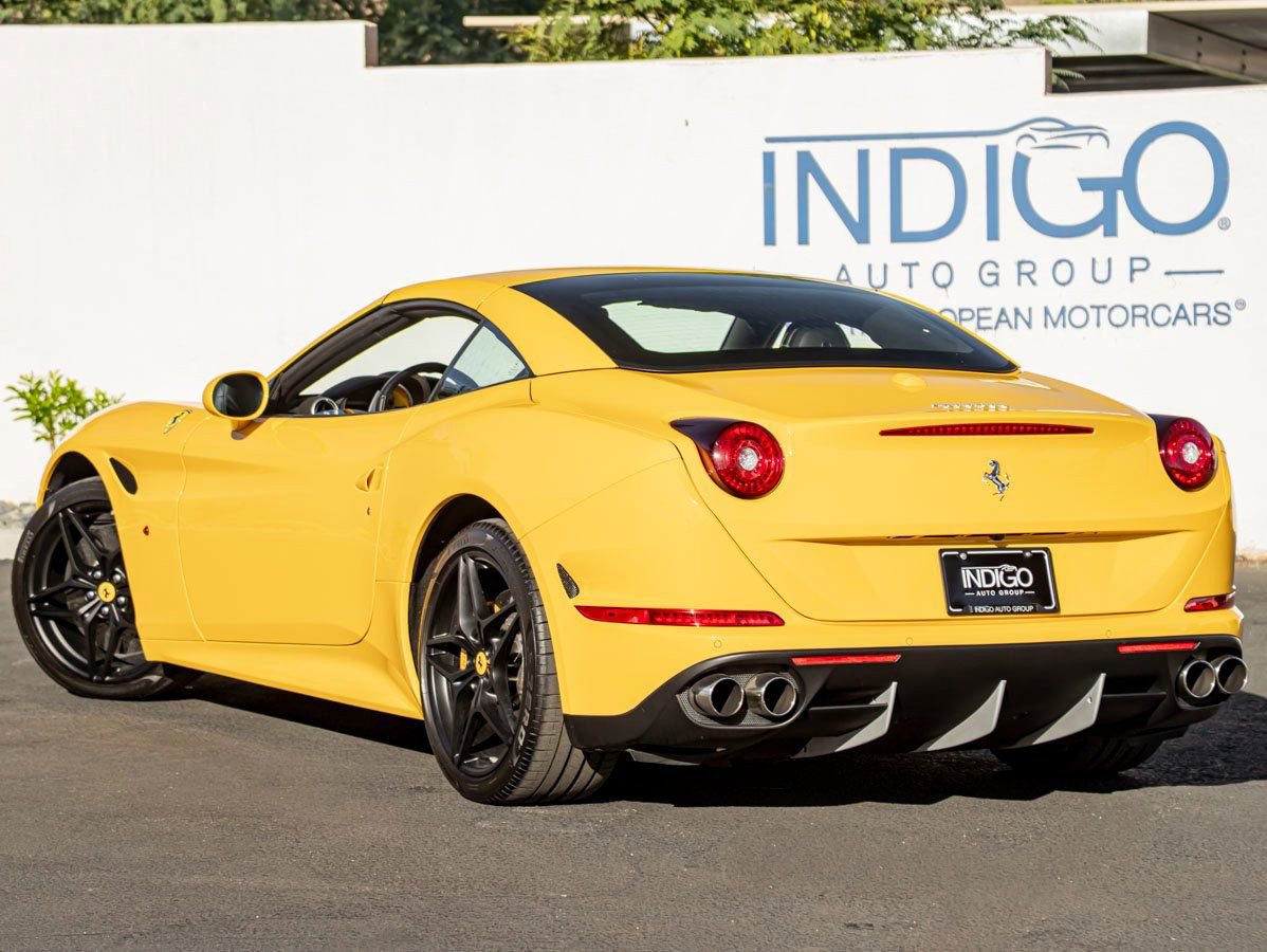 Used 2018 Ferrari California T image 11