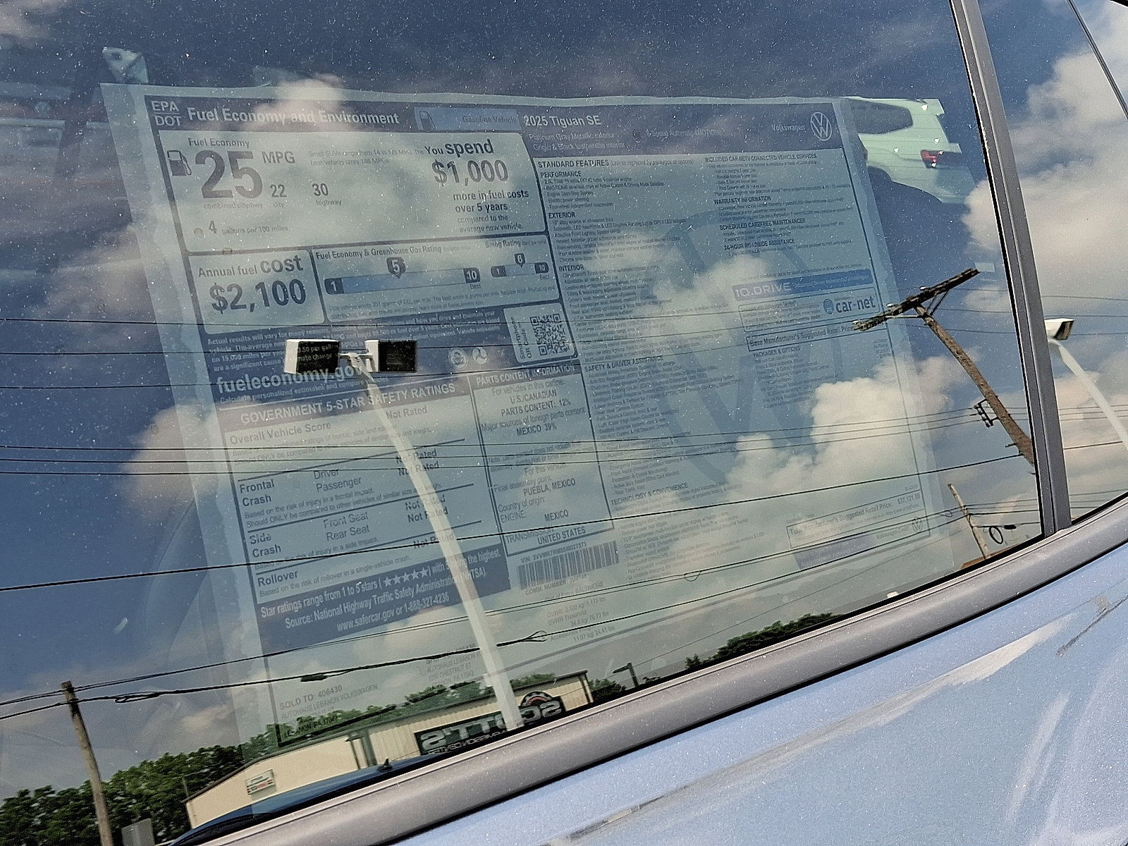 New 2025 Volkswagen Tiguan SE image 12