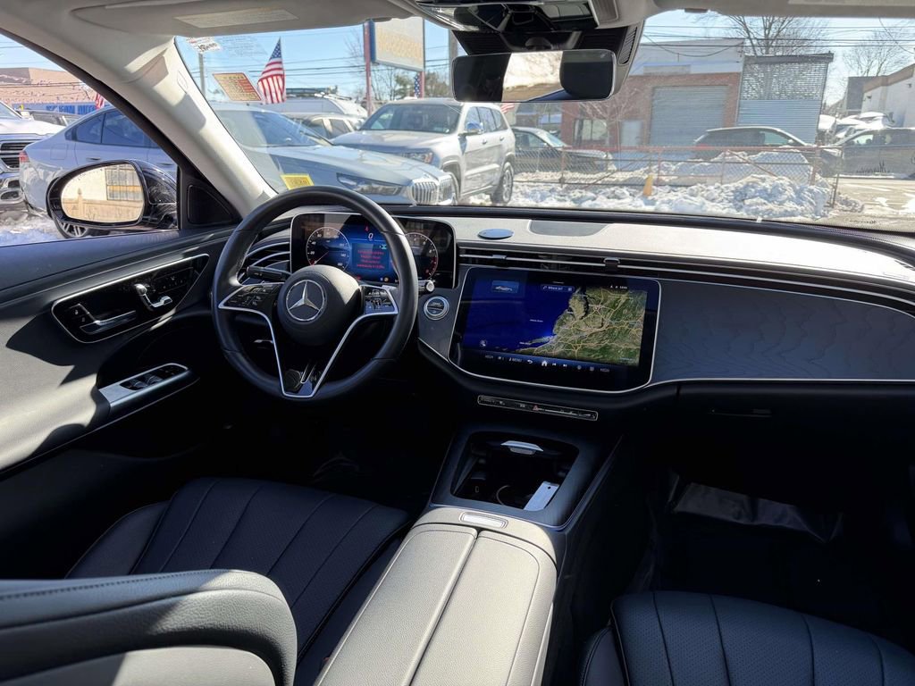 Used 2024 Mercedes-Benz E 350 4MATIC Sedan image 18