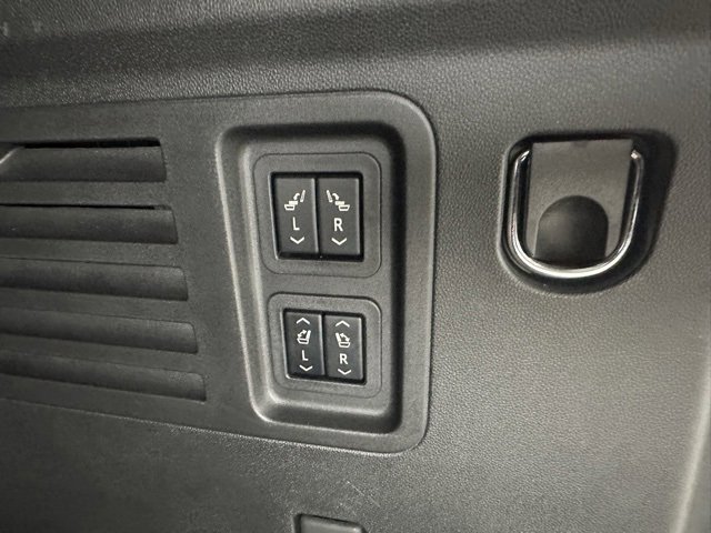 Certified 2025 Chevrolet Traverse RS image 29