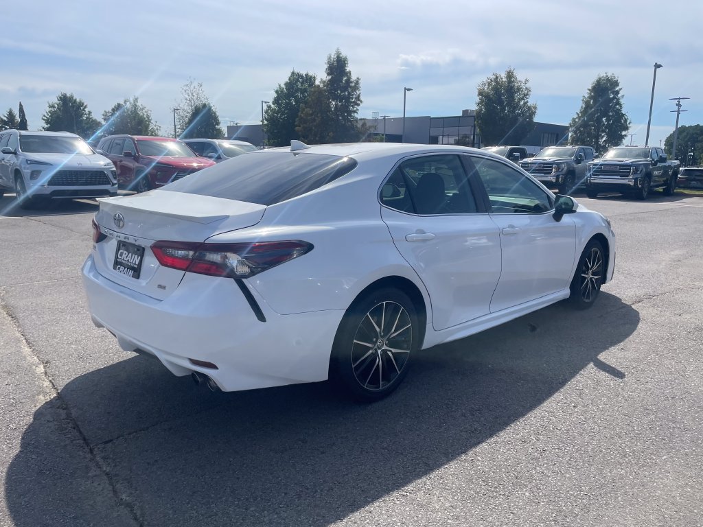 Used 2021 Toyota Camry SE FWD image 6