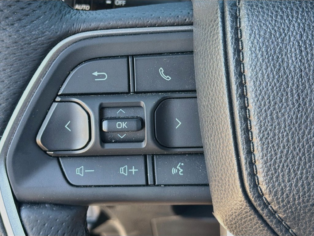 Used 2025 Toyota Tacoma SR5 RWD image 15
