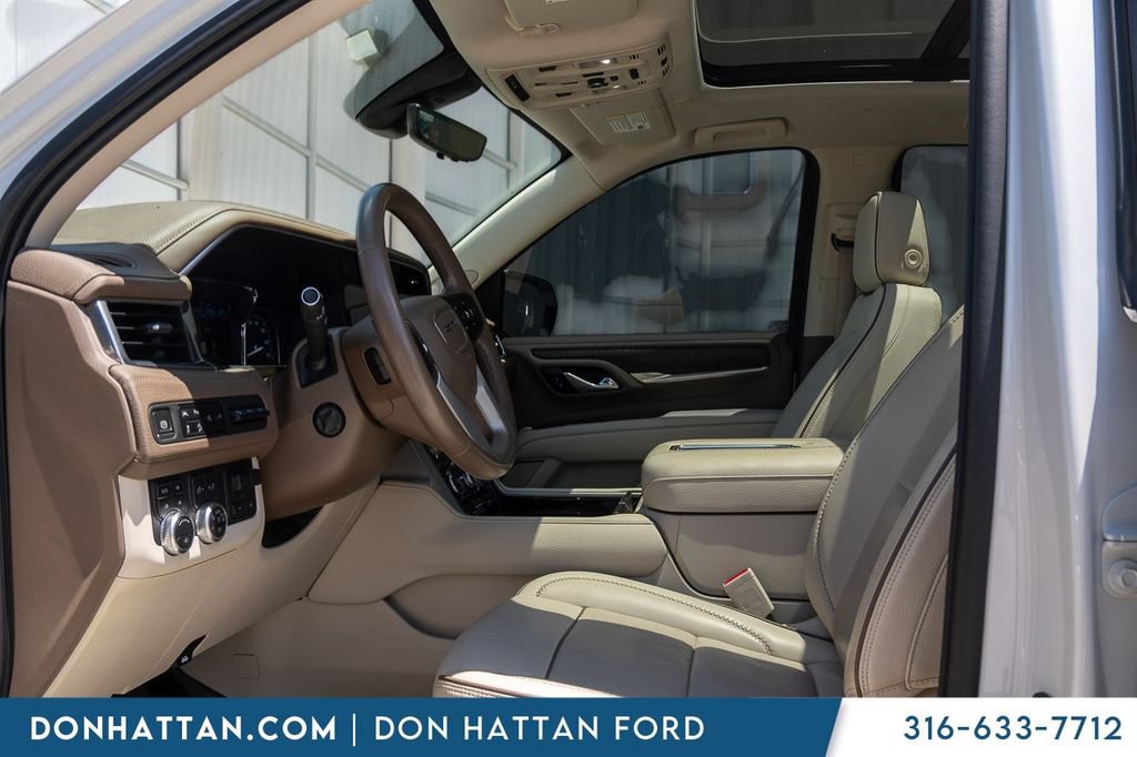 Used 2021 GMC Yukon Denali w/ Denali Premium Package AWD/4WD image 3