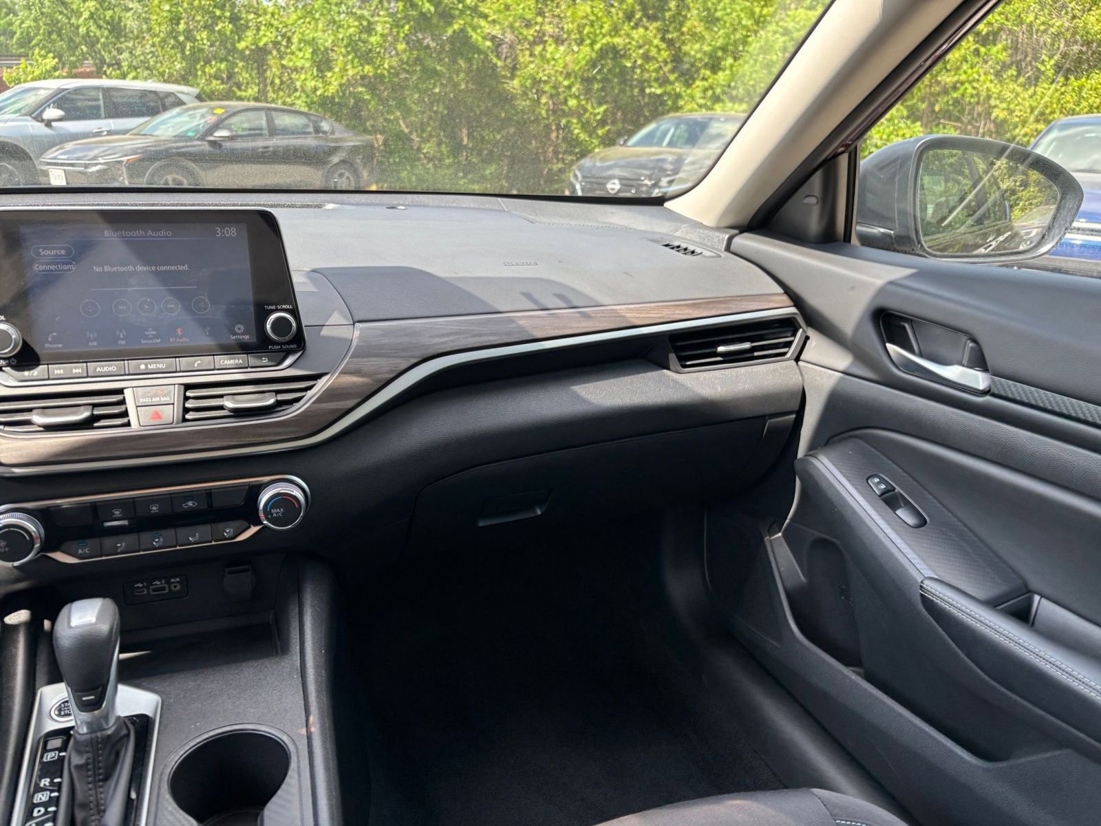 Used 2025 Nissan Altima 2.5 SV image 34