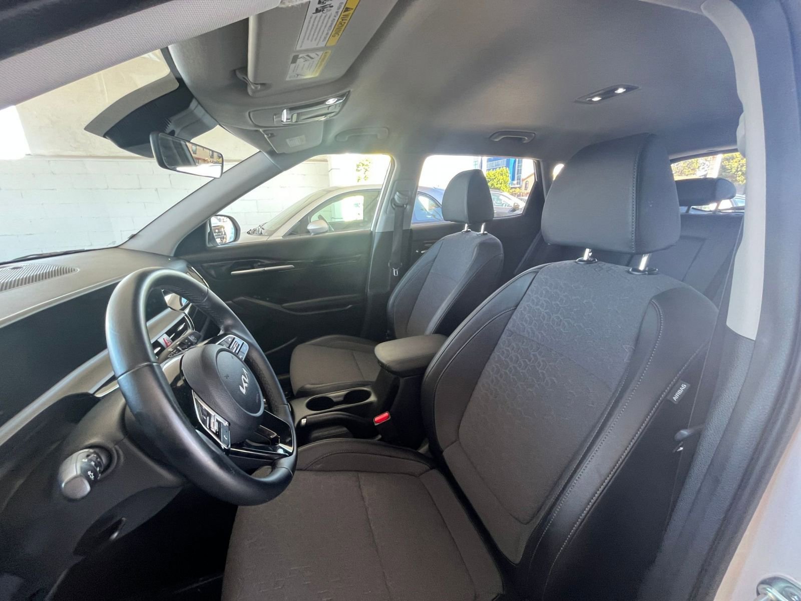 Used 2025 Kia Seltos S image 38