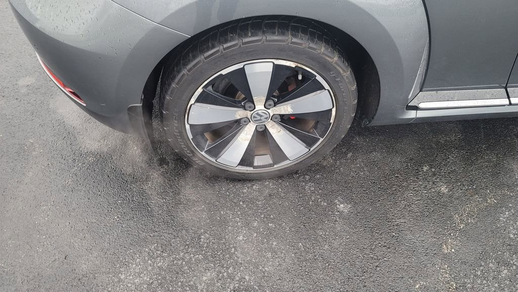 Used 2014 Volkswagen Beetle R-Line image 13