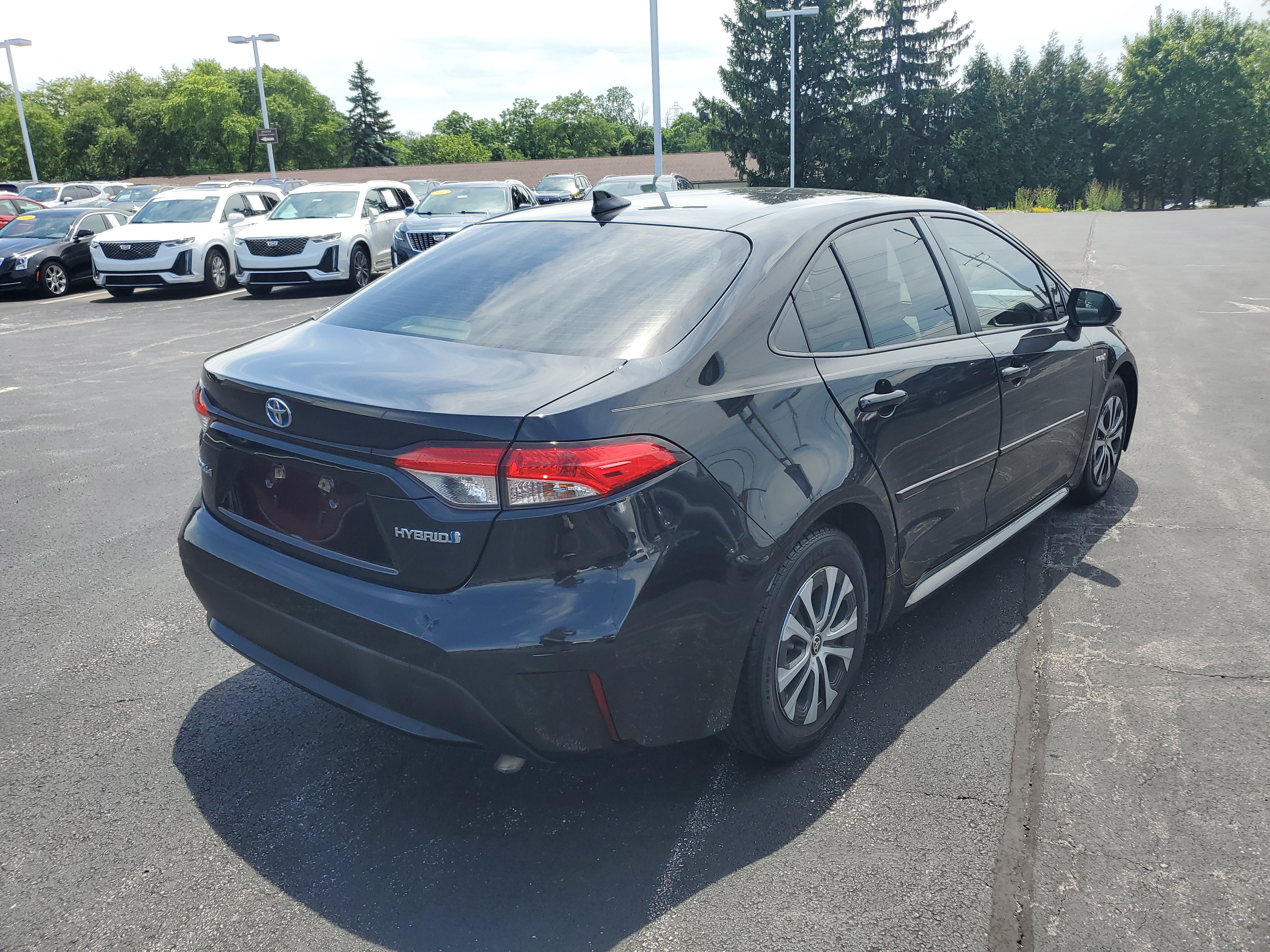 Used 2020 Toyota Corolla LE w/ Carpet Mat Package (TMS) FWD image 3