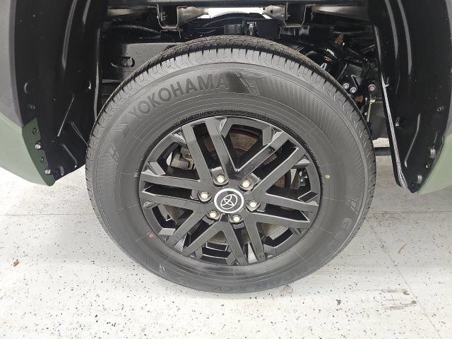 Used 2023 Toyota Tundra SR5 w/ SR5 Premium Package AWD/4WD image 8