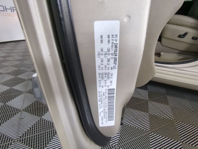 Used 2013 Chrysler Town & Country Touring FWD image 45