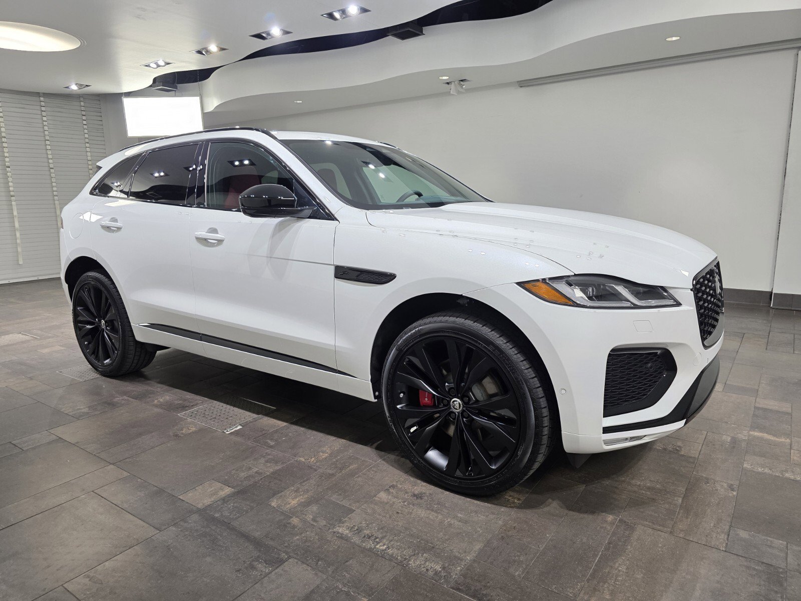 New 2026 Jaguar F-PACE R-Dynamic S image 28