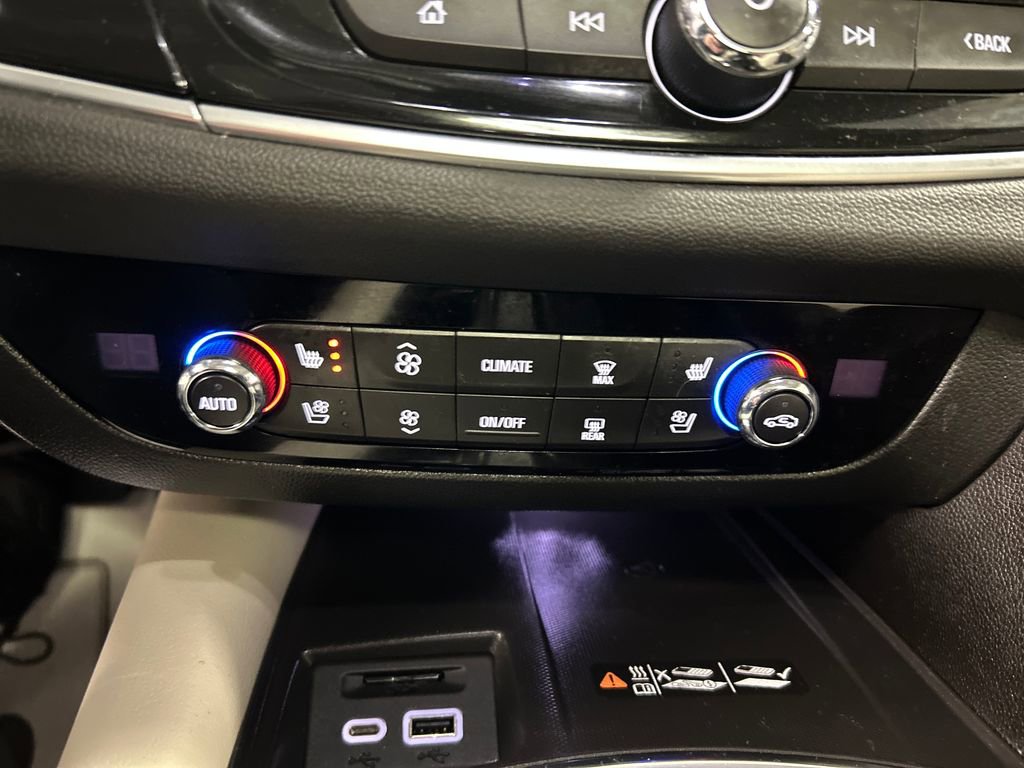 Used 2023 Buick Enclave Avenir w/ Avenir Technology Package AWD/4WD image 19