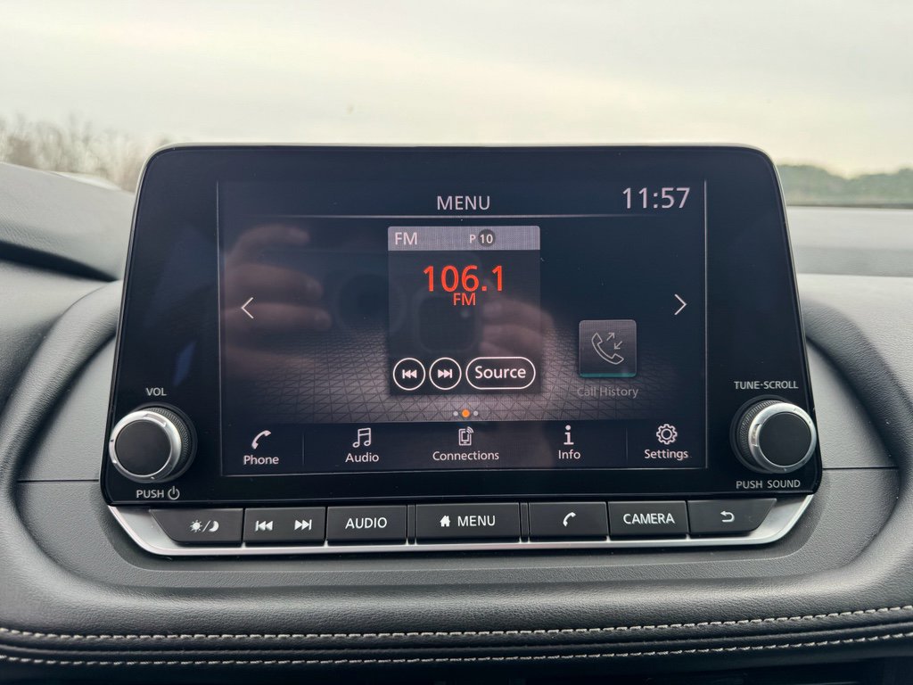 Used 2024 Nissan Pathfinder S image 29