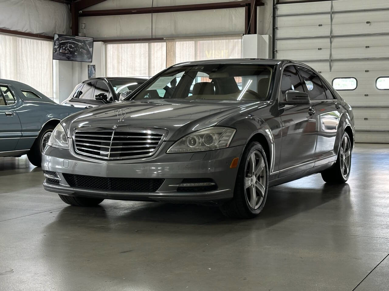 Used 2011 Mercedes-Benz S 550 4MATIC image 5