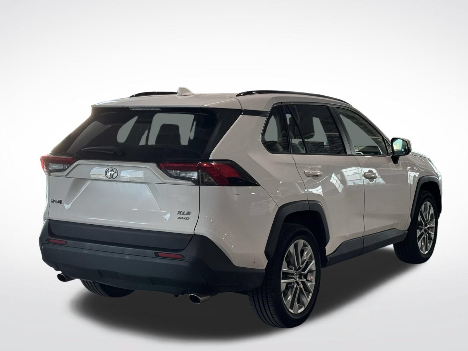 Used 2020 Toyota RAV4 XLE Premium AWD/4WD image 10