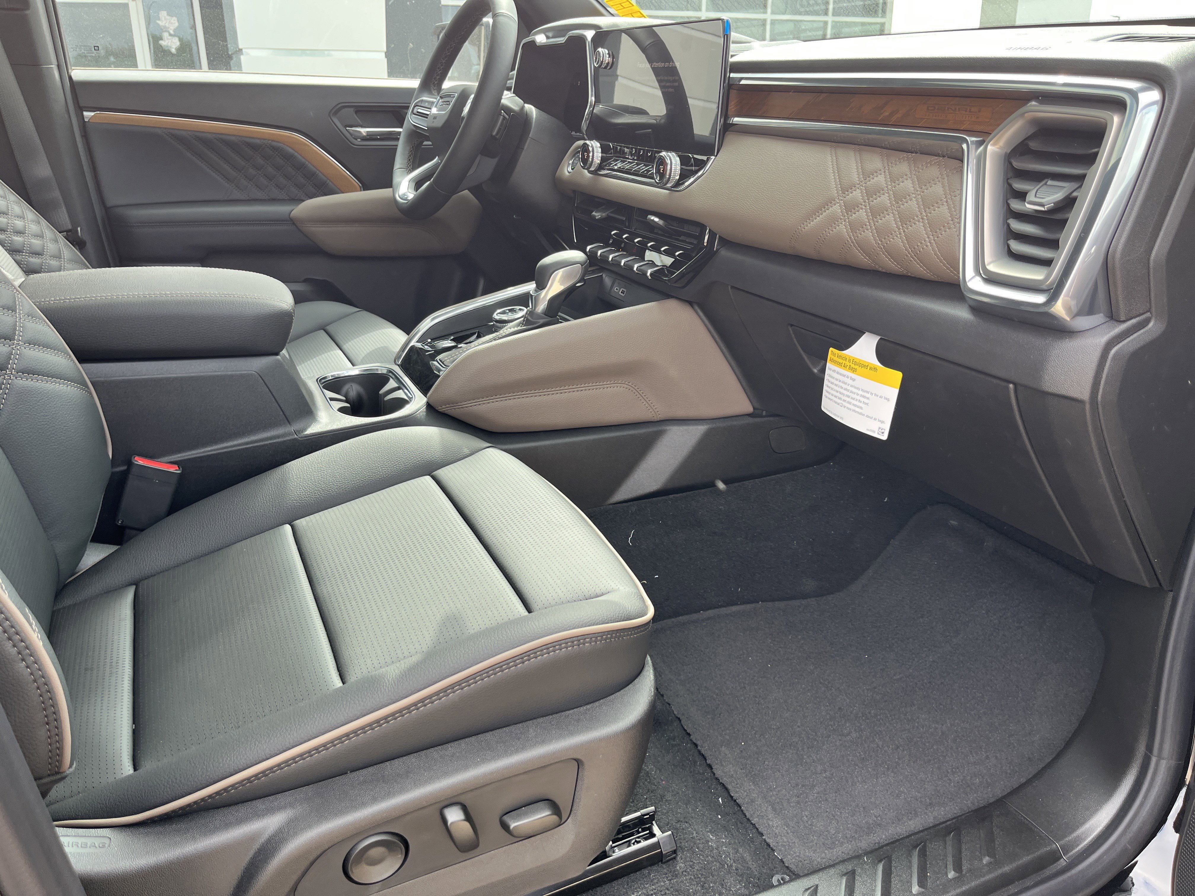 New 2026 GMC Canyon Denali AWD/4WD image 16