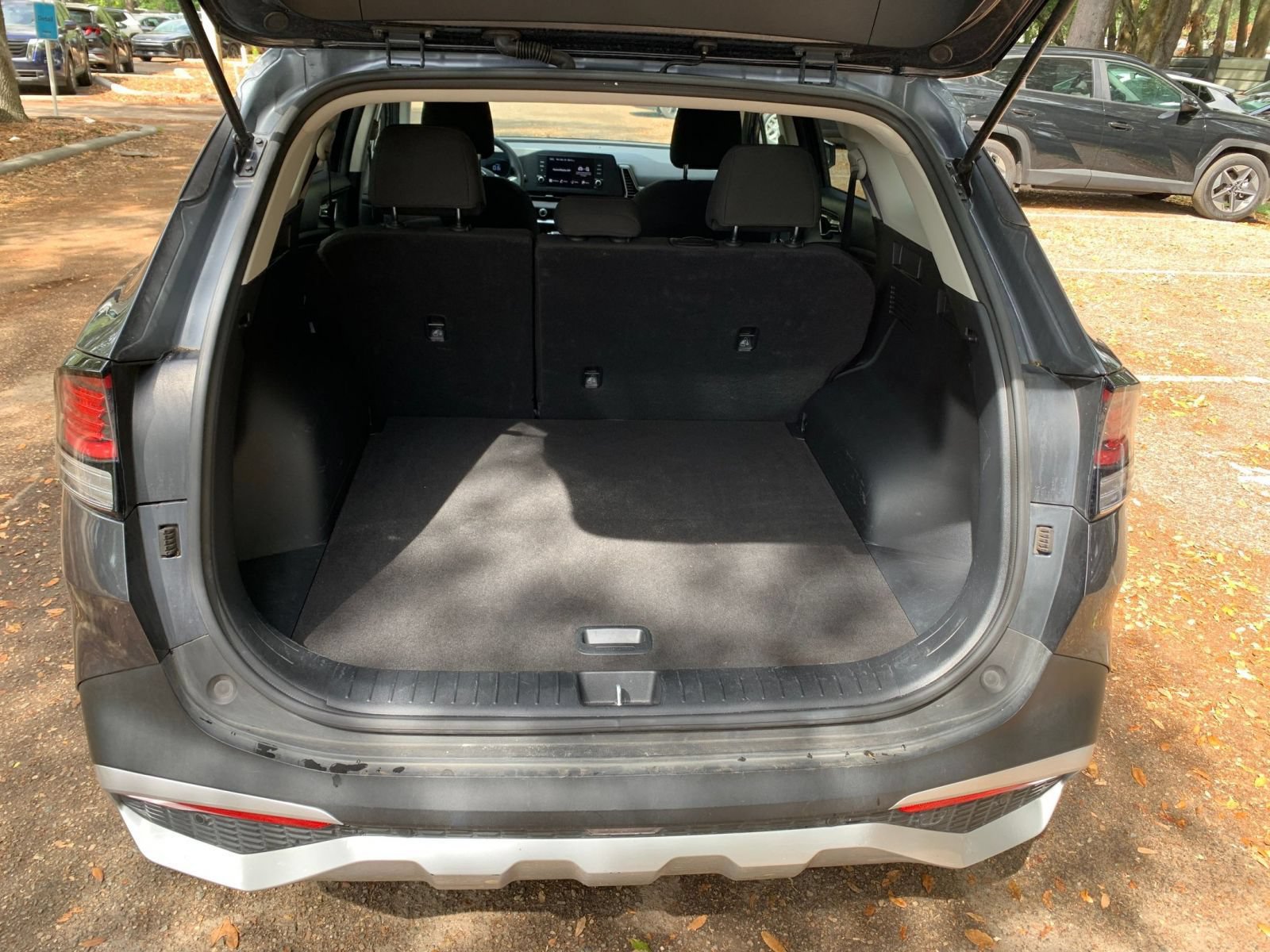 Used 2025 Kia Sportage LX FWD image 28