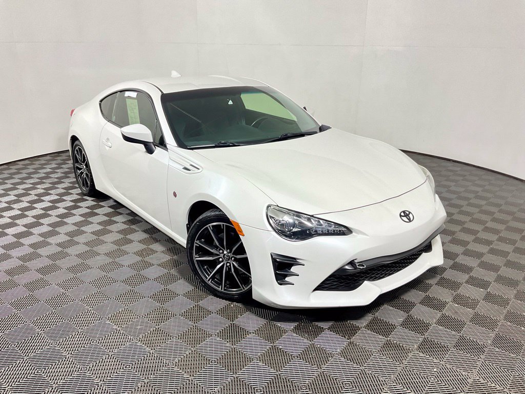 Used 2017 Toyota 86 RWD image 4
