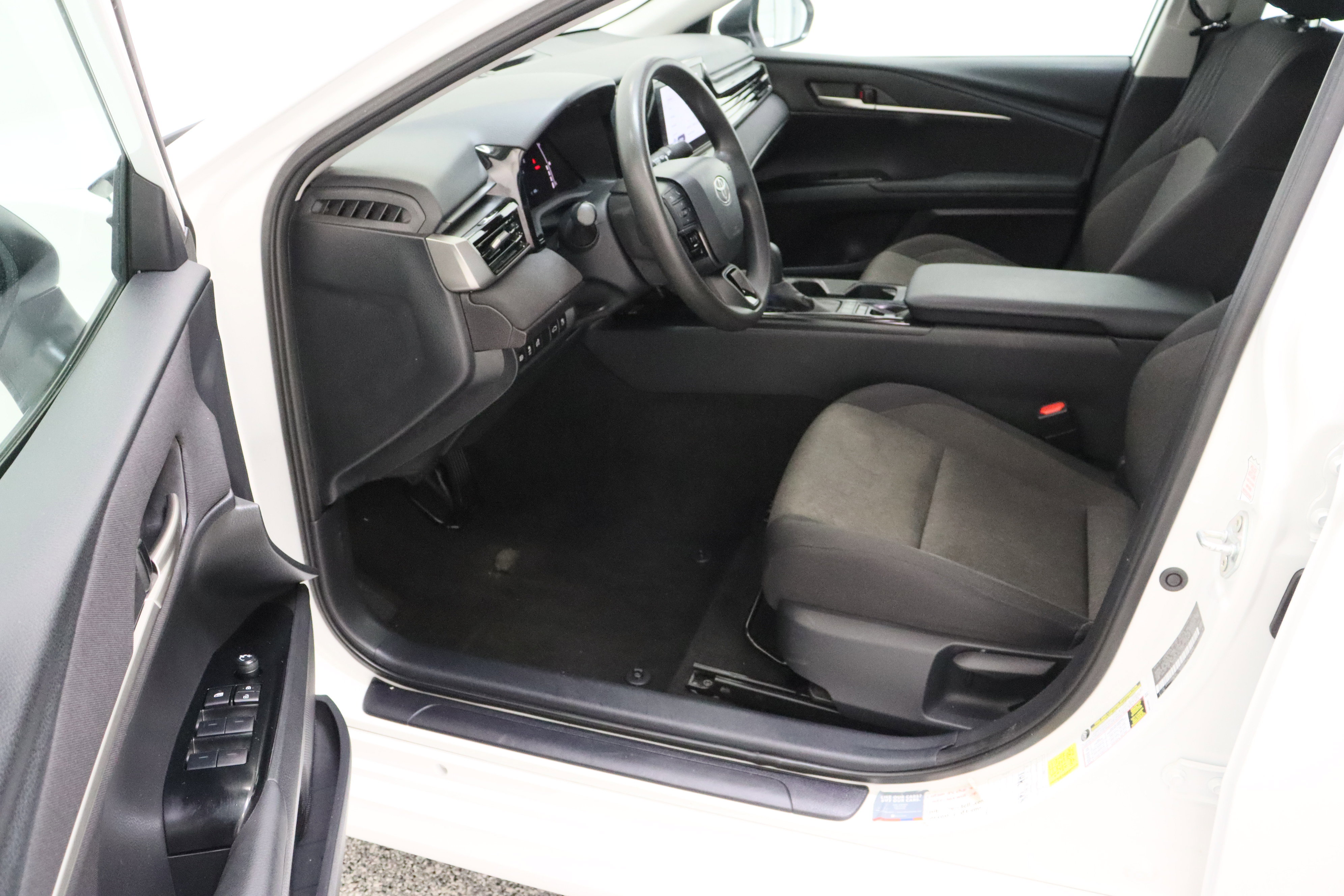 Certified 2025 Toyota Camry LE FWD image 14