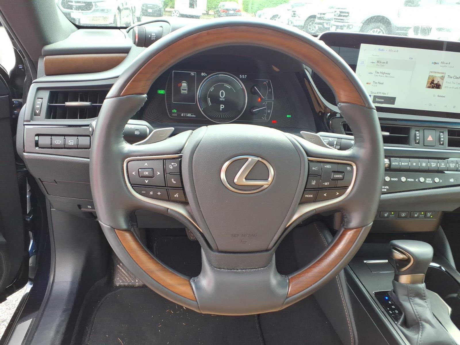 Used 2024 Lexus ES 300h Ultra Luxury w/ Accessory Package (Z2) image 8