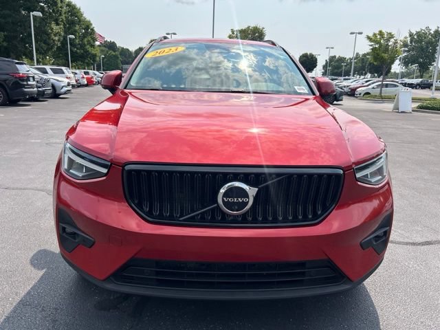 Used 2023 Volvo XC40 B4 Ultimate w/ Protection Package Premier FWD image 2