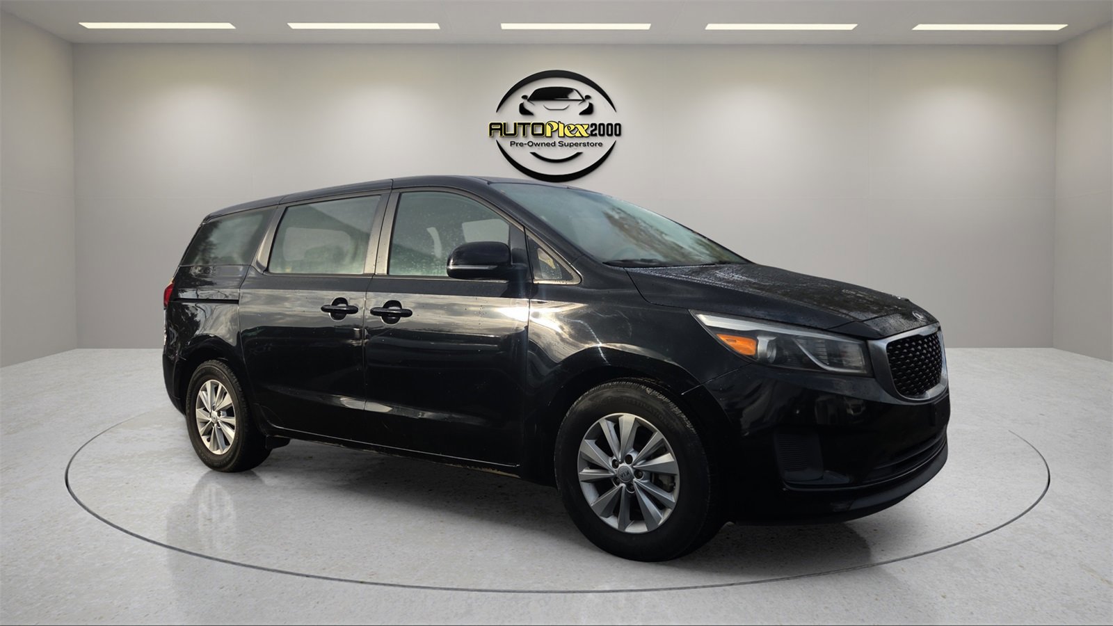 Used 2018 Kia Sedona L image 1