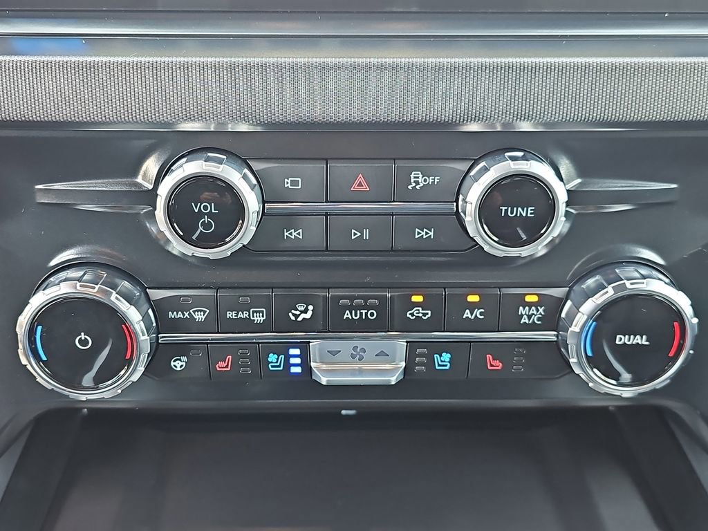 New 2026 Ford F350 Platinum w/ FX4 Off-Road Package image 20