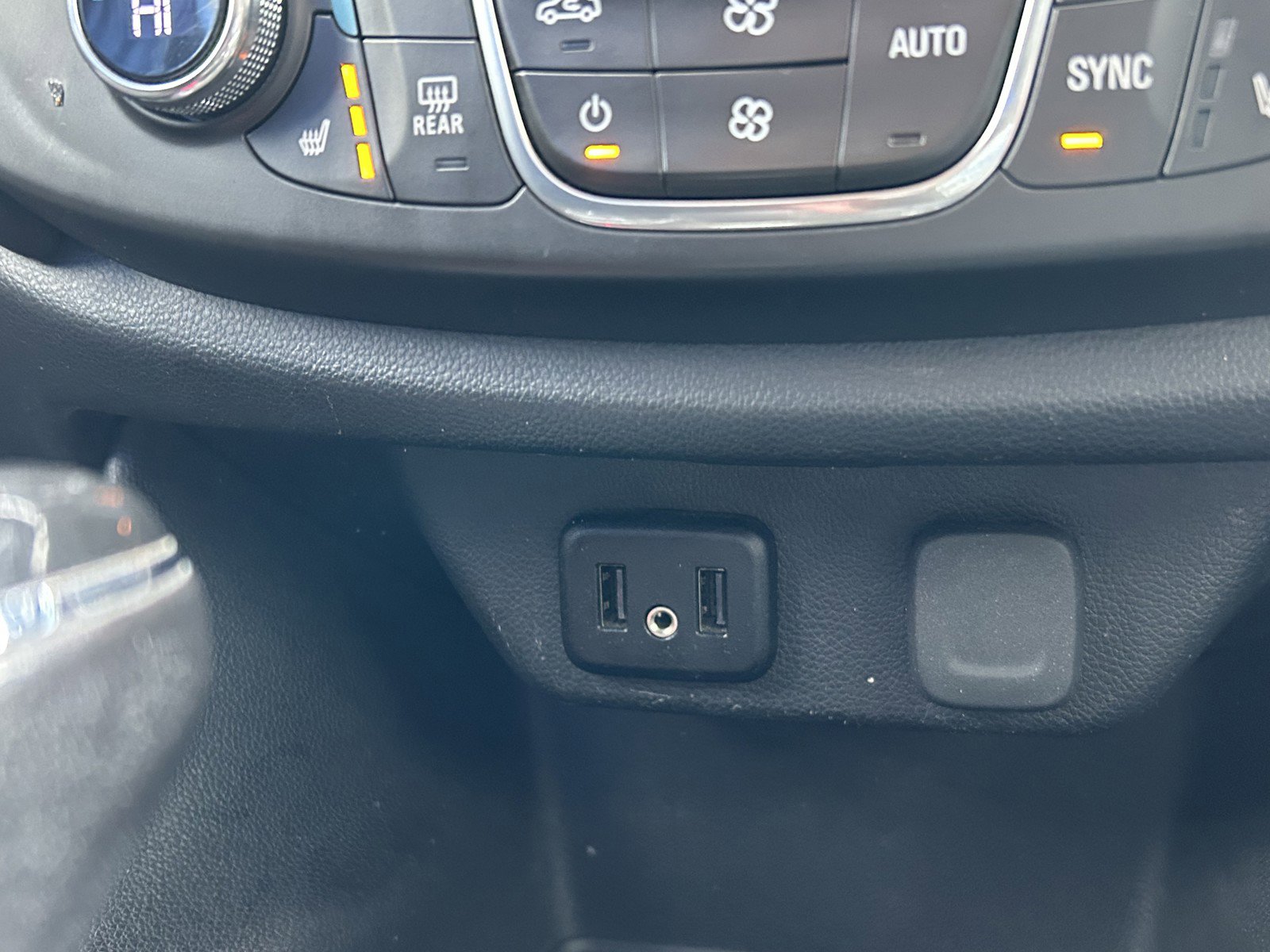 Used 2019 Chevrolet Traverse LT image 31