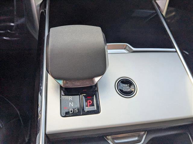 Used 2024 Land Rover Range Rover SE image 12