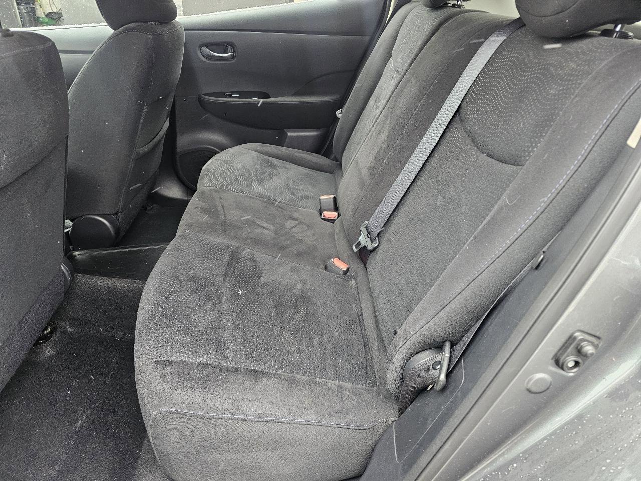 Used 2016 Nissan Leaf SV image 32