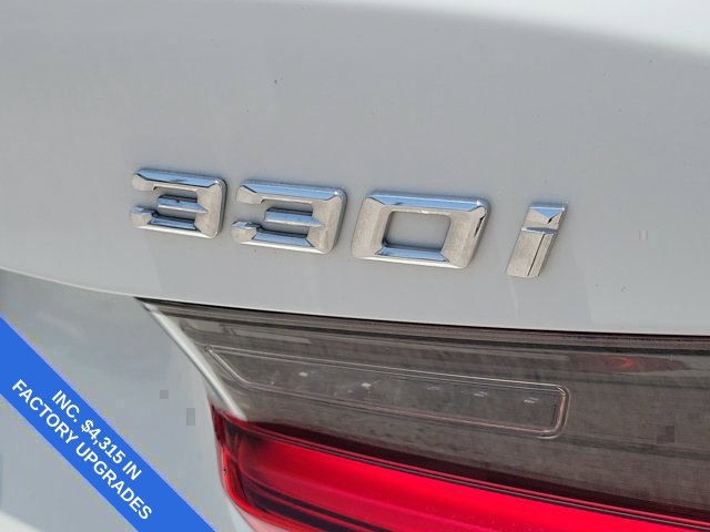 Used 2023 BMW 330i Sedan w/ Premium Package RWD image 11