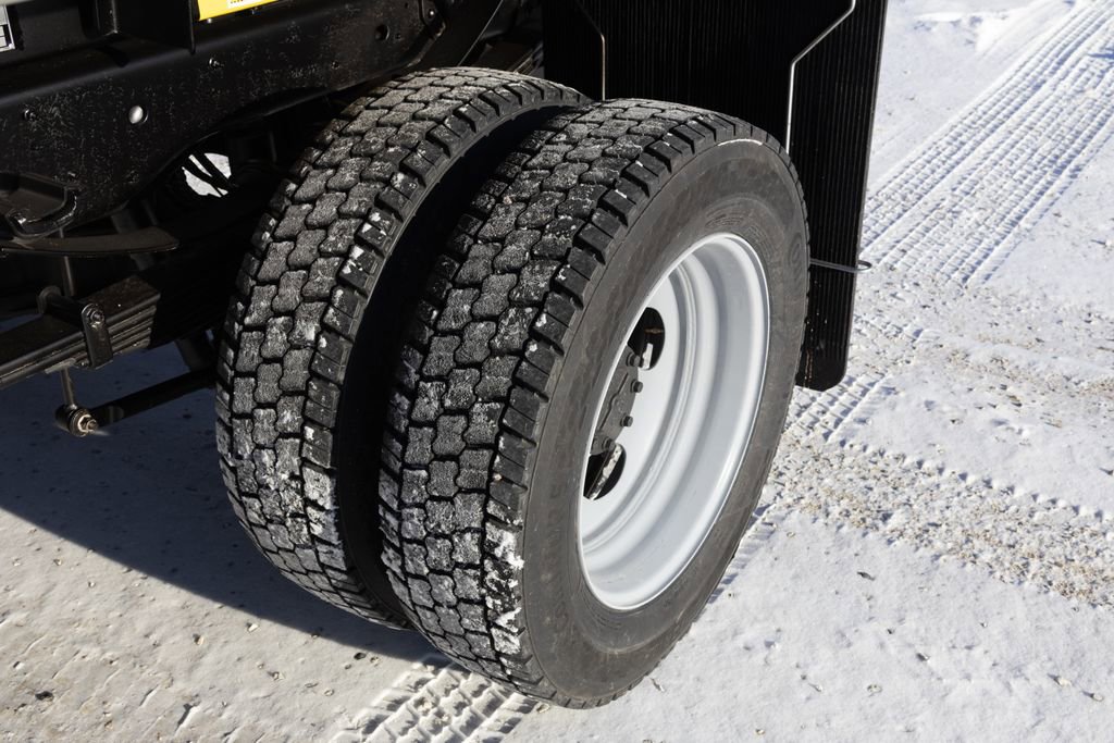 New 2024 Ford F550 4x4 Regular Cab Super Duty image 20
