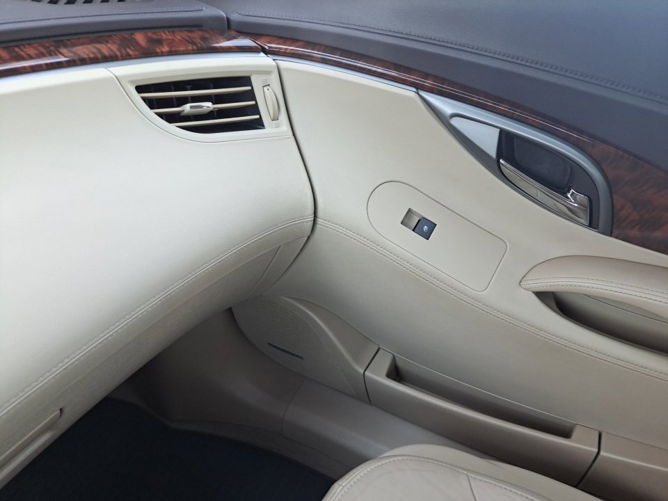 Used 2013 Buick LaCrosse Premium FWD image 31
