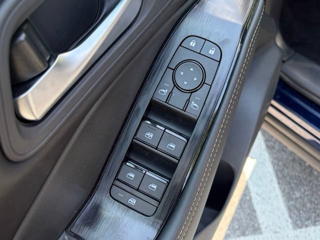 Certified 2026 Nissan Rogue SV FWD image 12