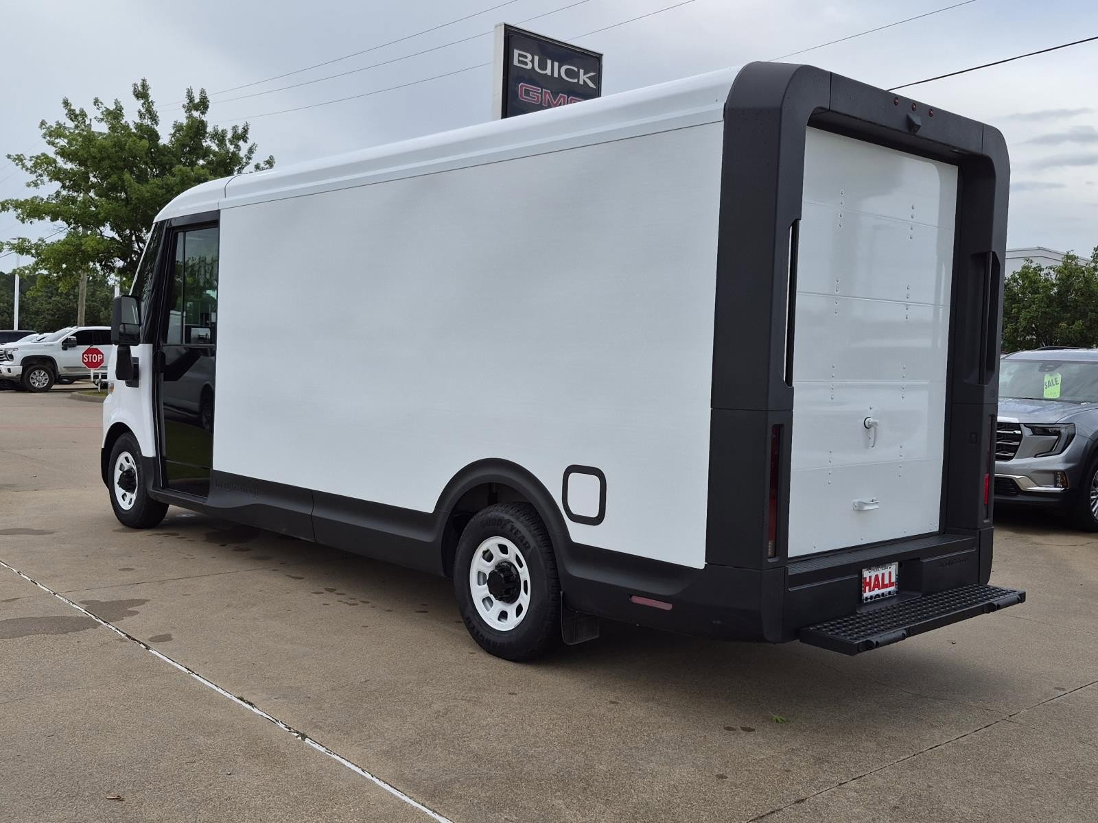 Used 2025 Chevrolet Brightdrop 600 AWD/4WD image 4