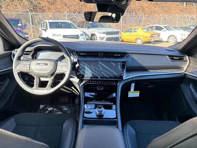 New 2026 Jeep Grand Cherokee Altitude image 11