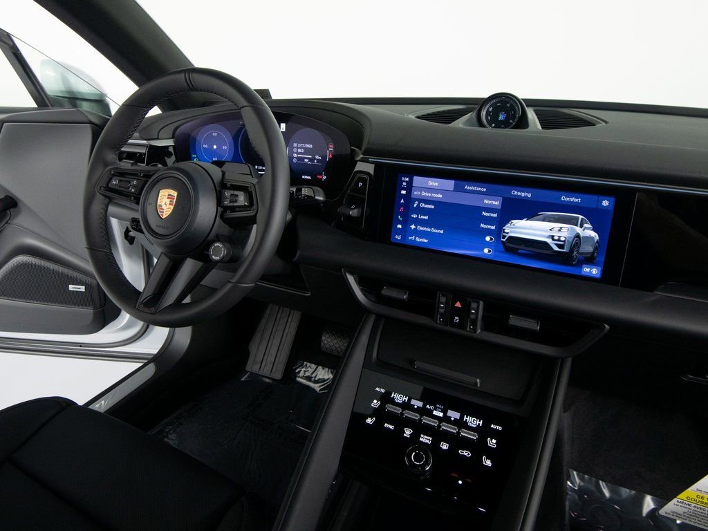 New 2026 Porsche Macan 4 Electric image 31