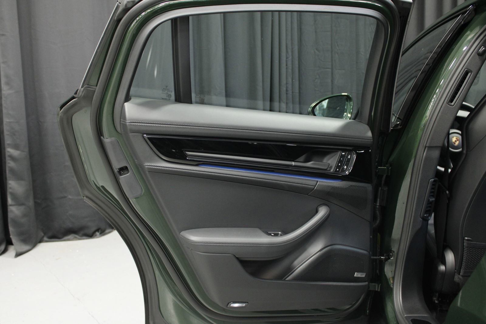 Used 2025 Porsche Panamera 4 image 26