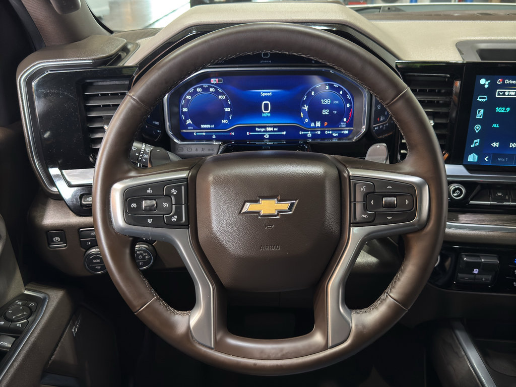 Used 2025 Chevrolet Silverado 1500 LTZ AWD/4WD image 24