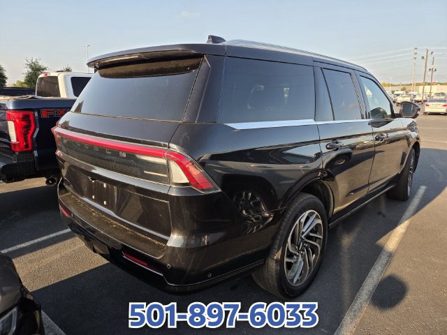 Certified 2025 Lincoln Navigator Reserve AWD/4WD image 4
