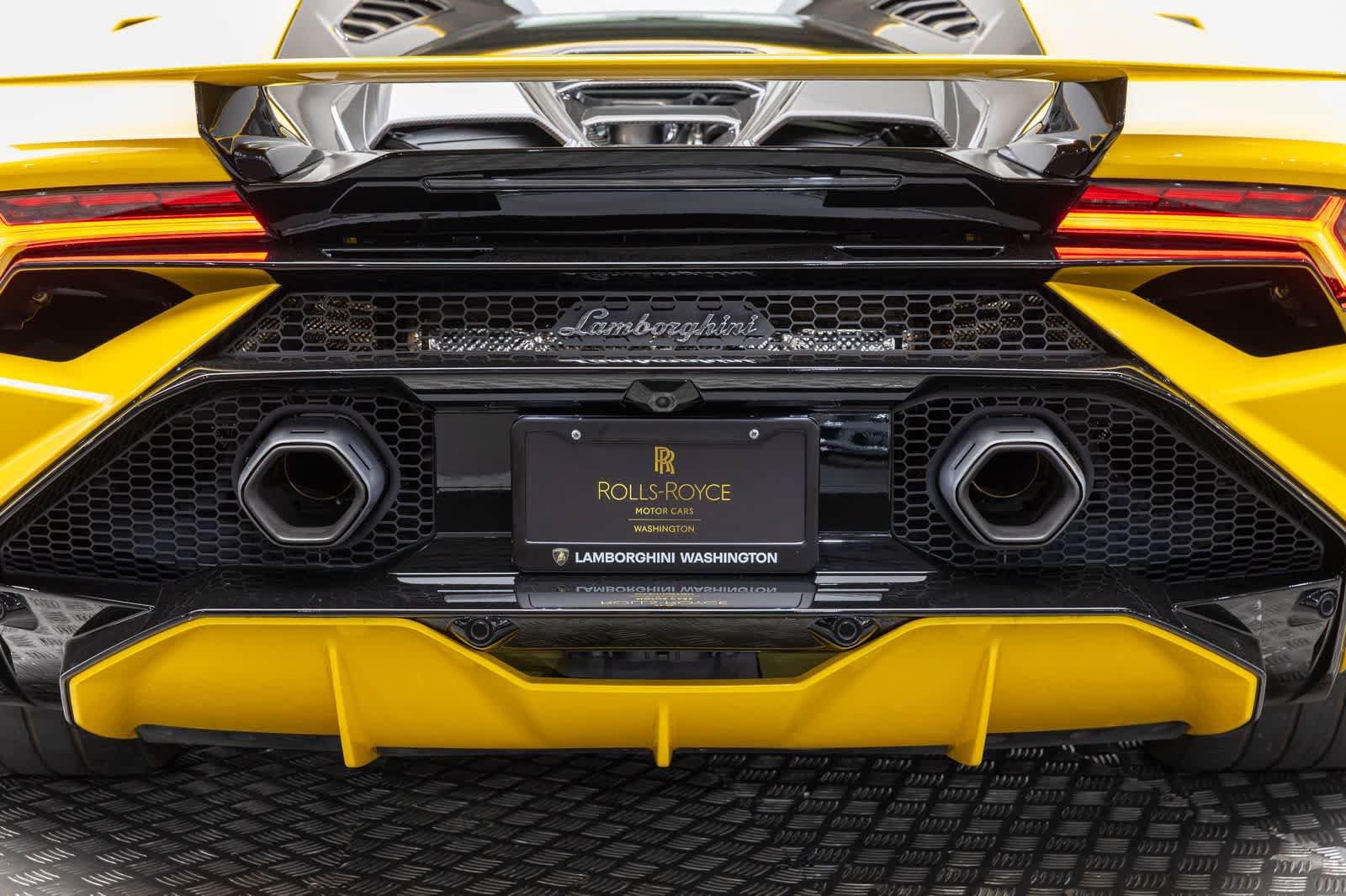 Used 2023 Lamborghini Huracan Tecnica RWD image 36