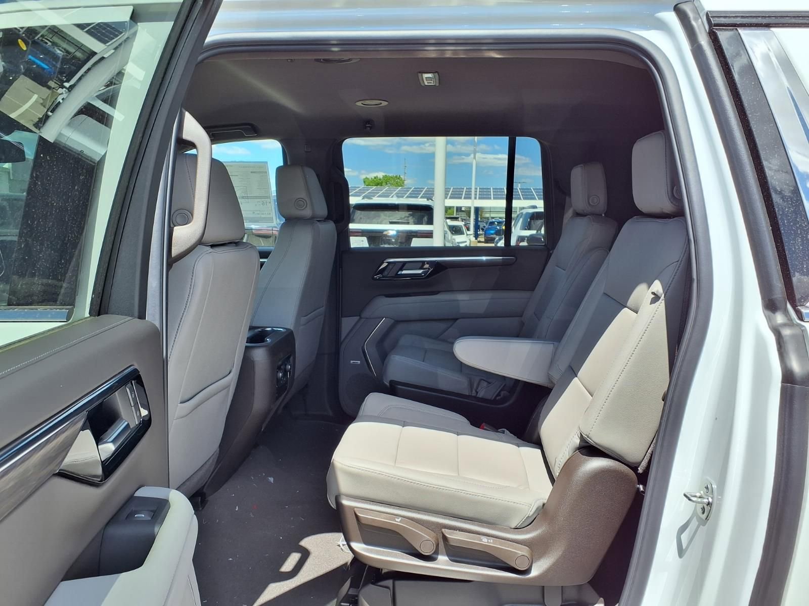 New 2026 Chevrolet Suburban LT w/ Comfort Package AWD/4WD image 8