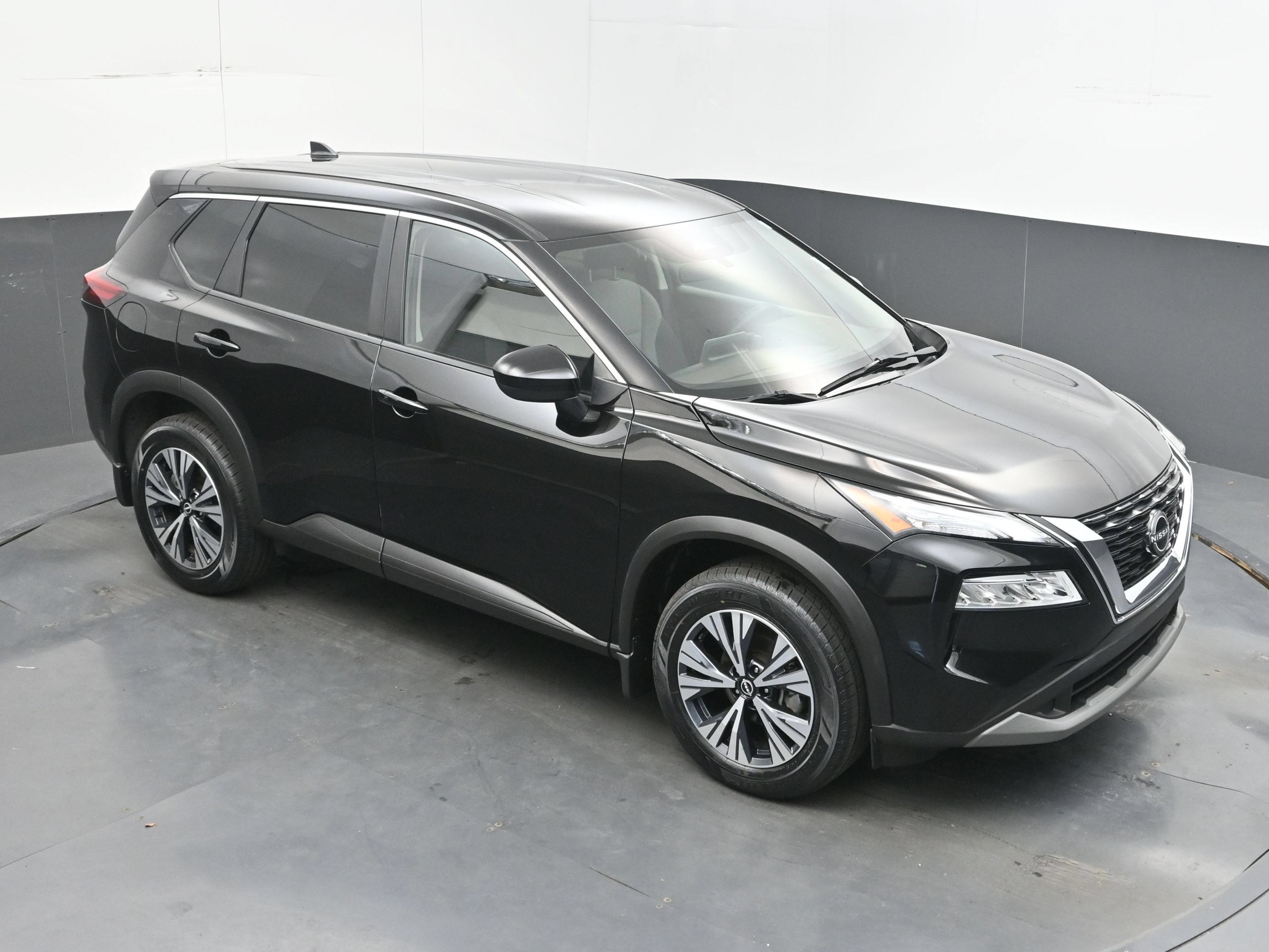 Used 2023 Nissan Rogue SV FWD image 23