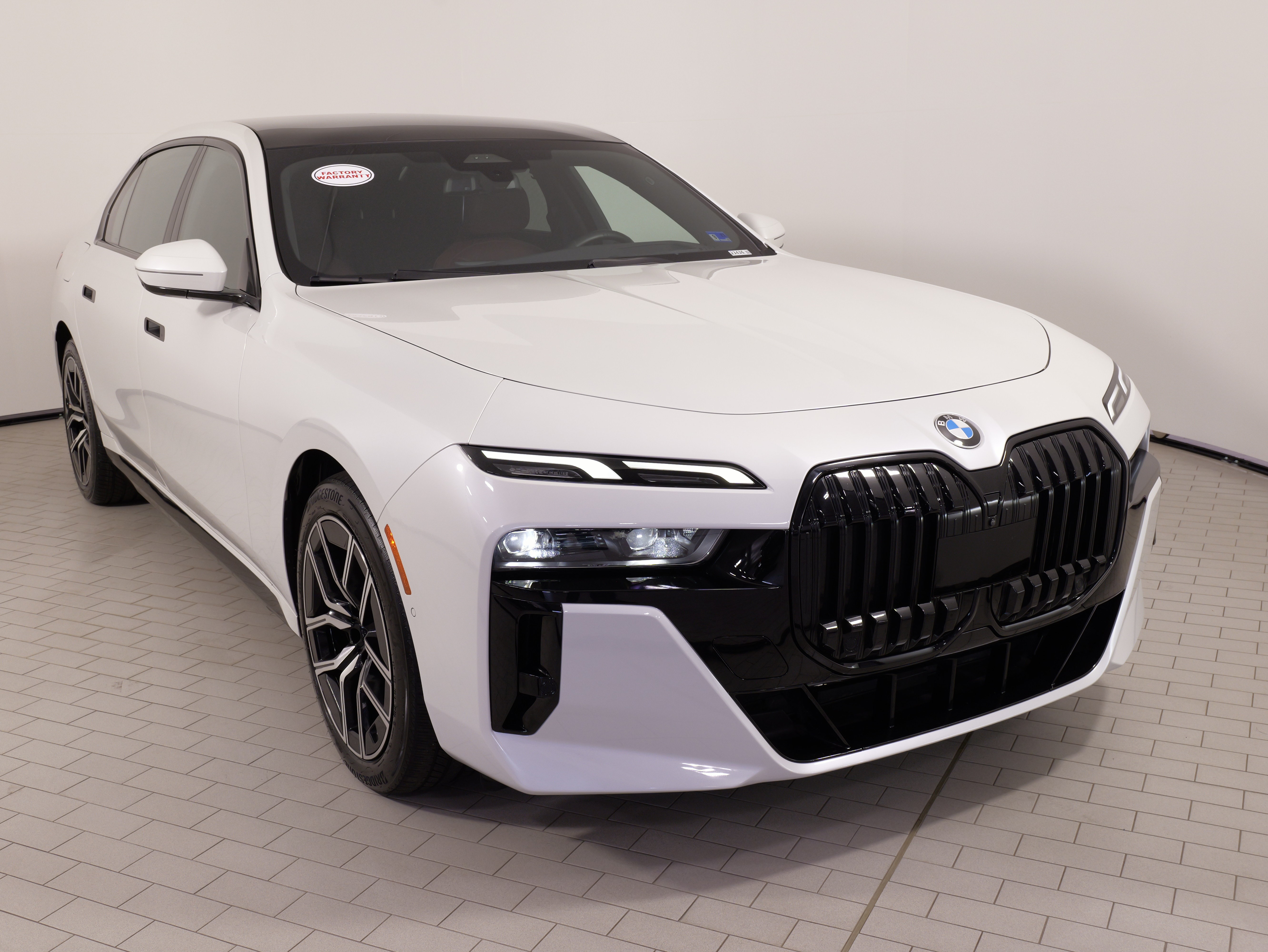 Used 2024 BMW 740i xDrive w/ Premium Package AWD/4WD image 5