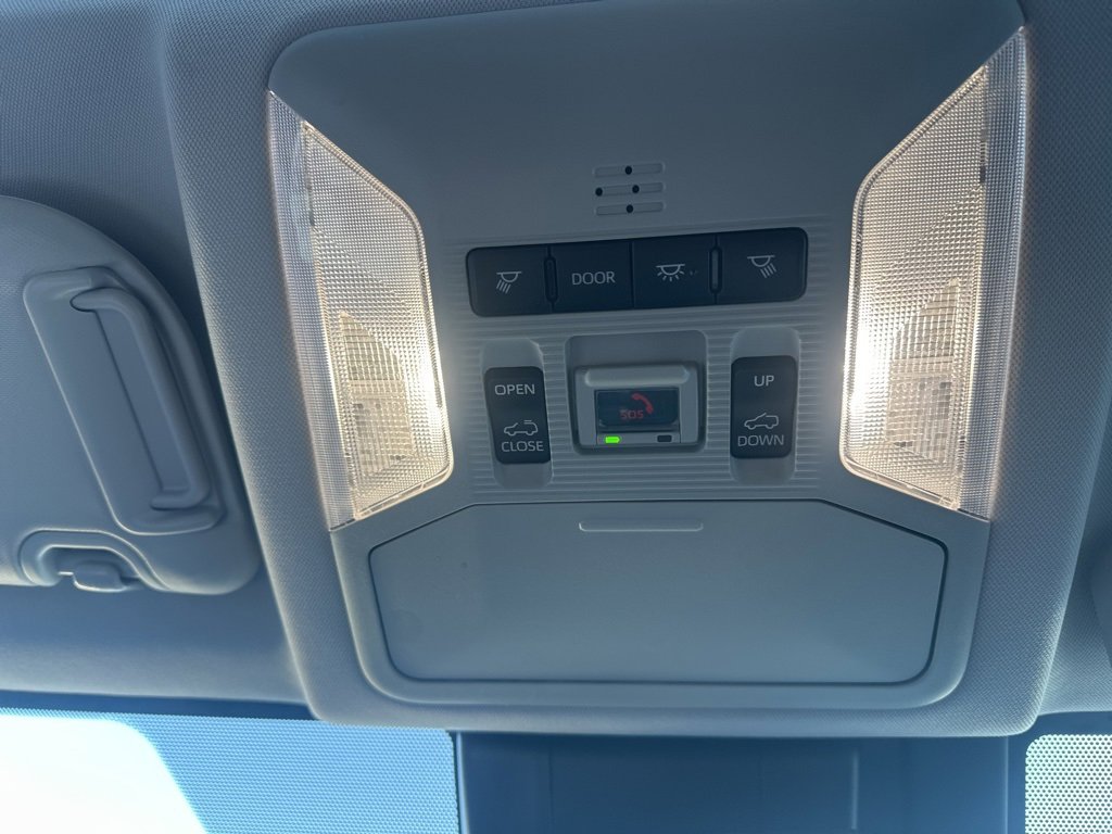 Used 2022 Toyota RAV4 Adventure image 22