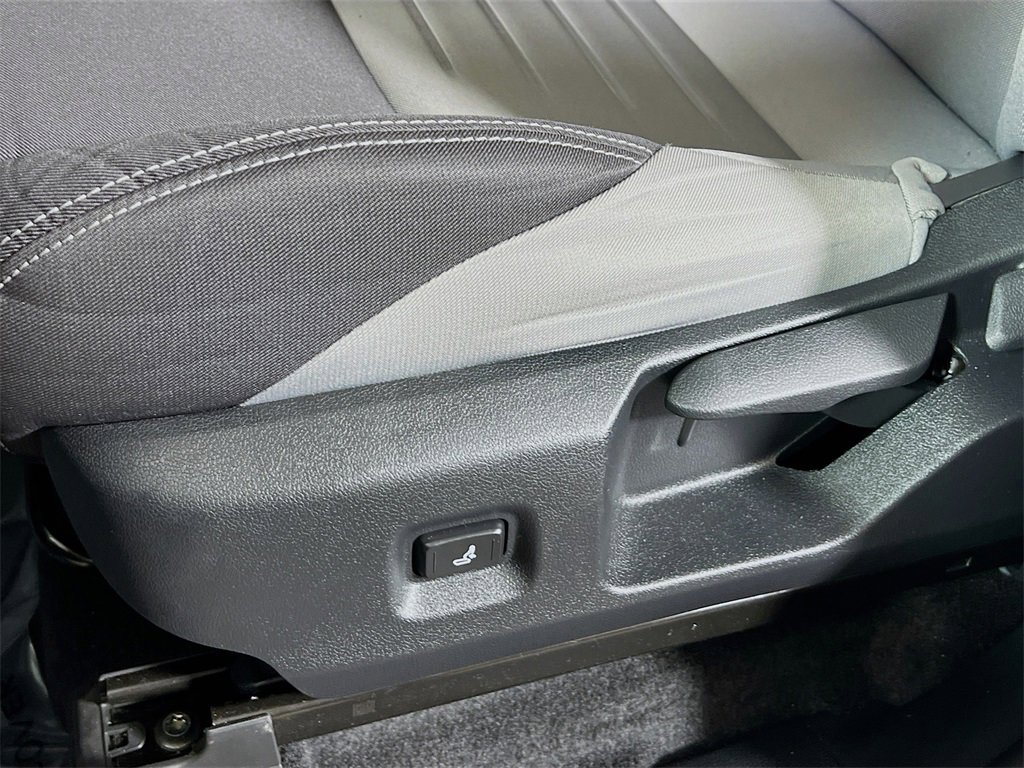 Certified 2025 Toyota Tacoma TRD Off-Road image 18