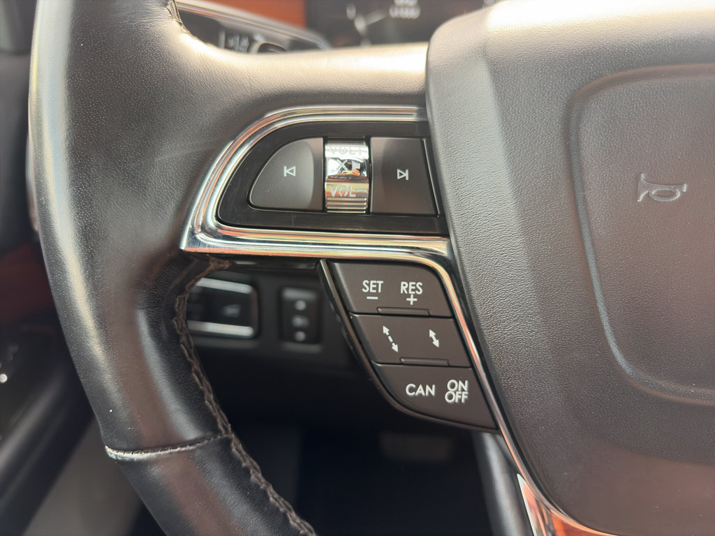 Used 2019 Lincoln Navigator Reserve AWD/4WD image 25