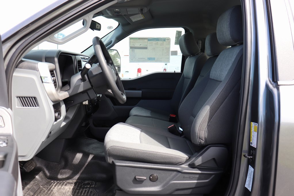 New 2026 Ford F350 4x4 Regular Cab DRW Super Duty image 2